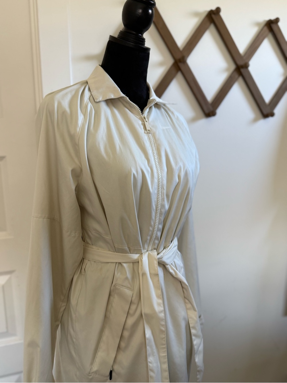 Nike Light Cream Women's Trench-Style Zip Jacket
